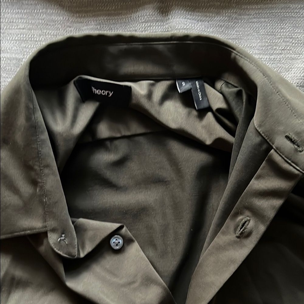 Theory button-up shirt - Picture 3 of 13